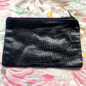 NWOT: 😊 _NEW Black Leather Crocodile Embossed Coin/Toiletry Bag_ Zipper Closure